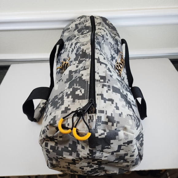 White River Fly Shop camouflage Duffle Bag - Picture 10 of 12